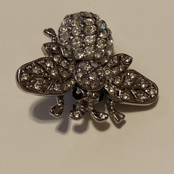 Bumblebee Brooch Pin With Rhinestones - Picture 6 of 6